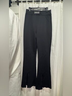 YUYU Active (Taiwan Brand) Y-CLUB High-Waist Split Flare Yoga Pants - Black